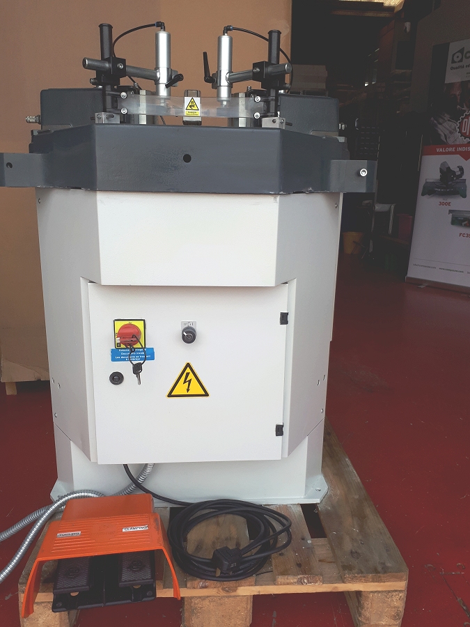Elumatec EP124 corner crimper - Photo 1