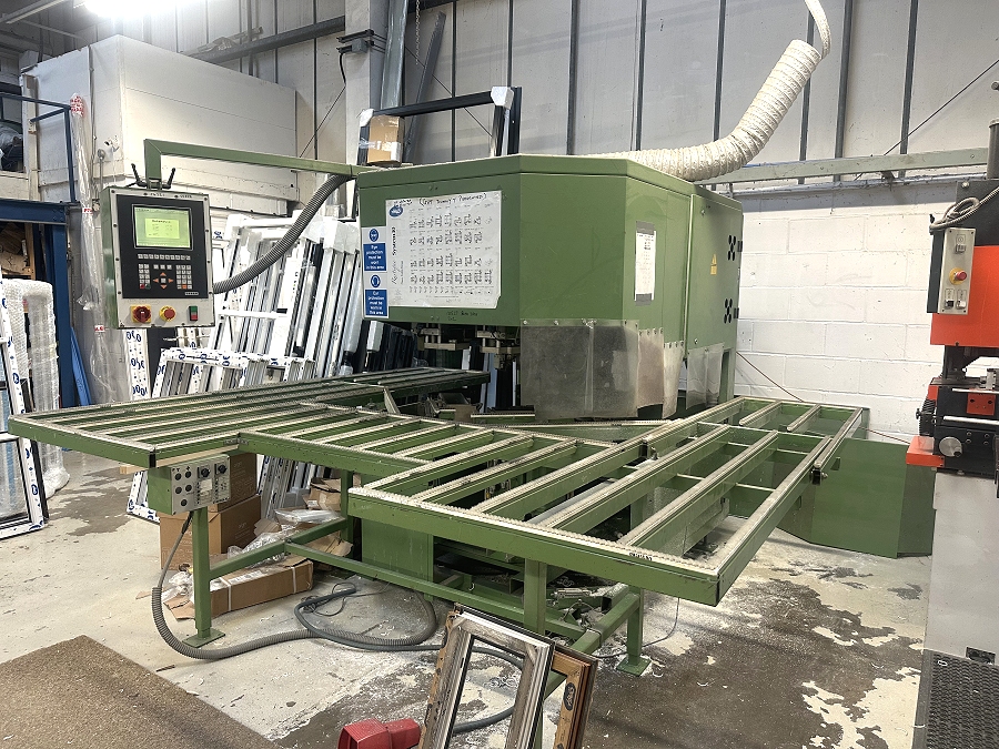 Urban SV494 CNC Corner Cleaner for sale - Photo 1
