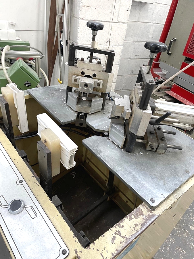 ATC1 transom groover for uPVC - Photo 1
