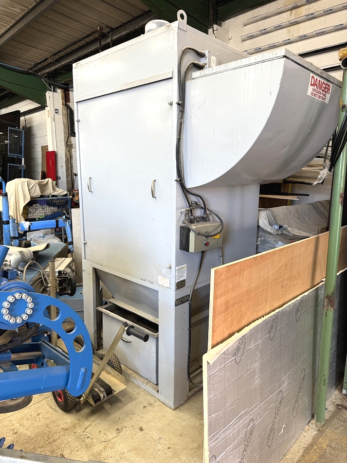 Extraction unit for hand linisher - Photo 2