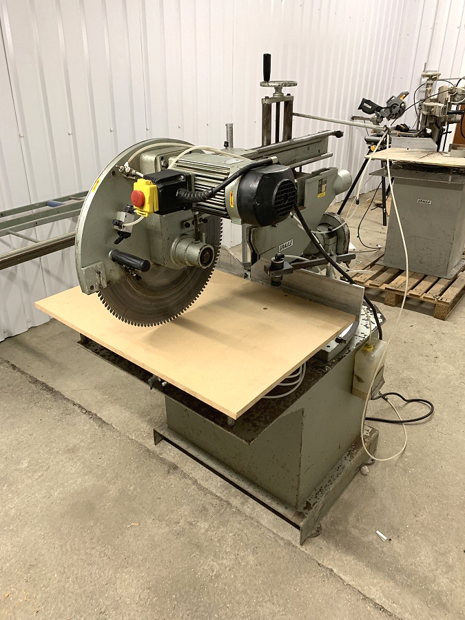 Graule ZS200N radial arm cross cut saw - Photo 2