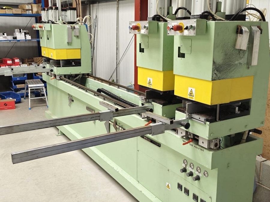 Kombimatec 4 head uPVC welder - Photo 1