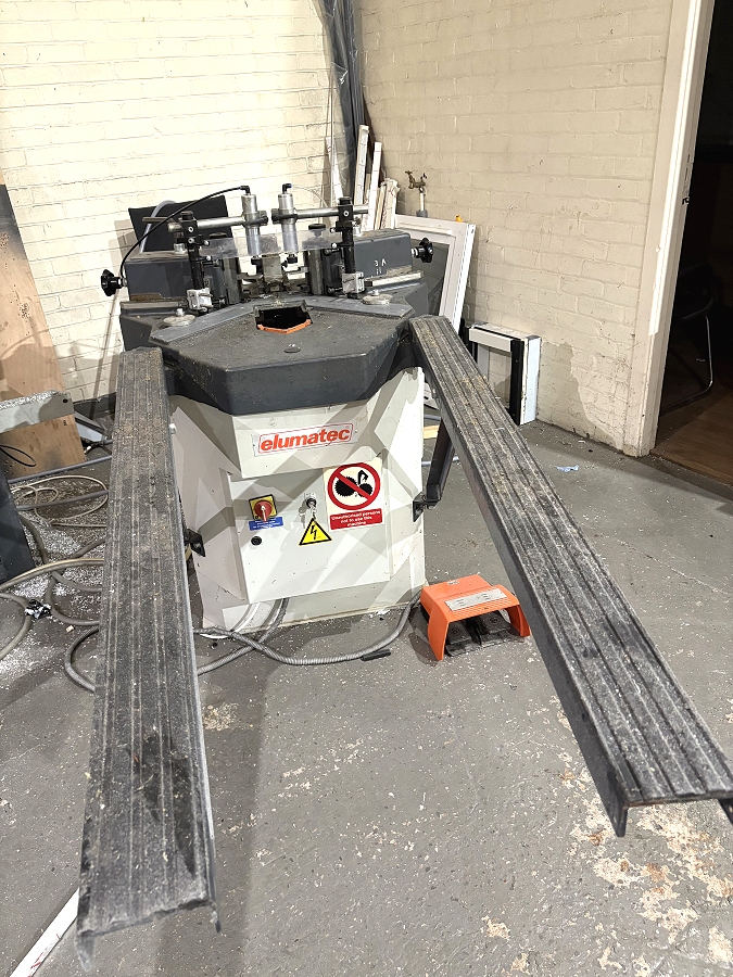 Elumatec aluminium corner crimper for sale - Photo 1