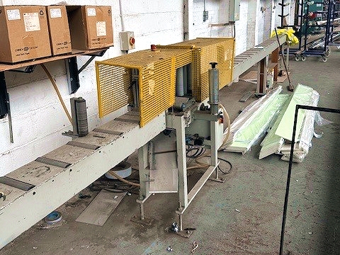 Aluminium profile taping machine - Photo 1