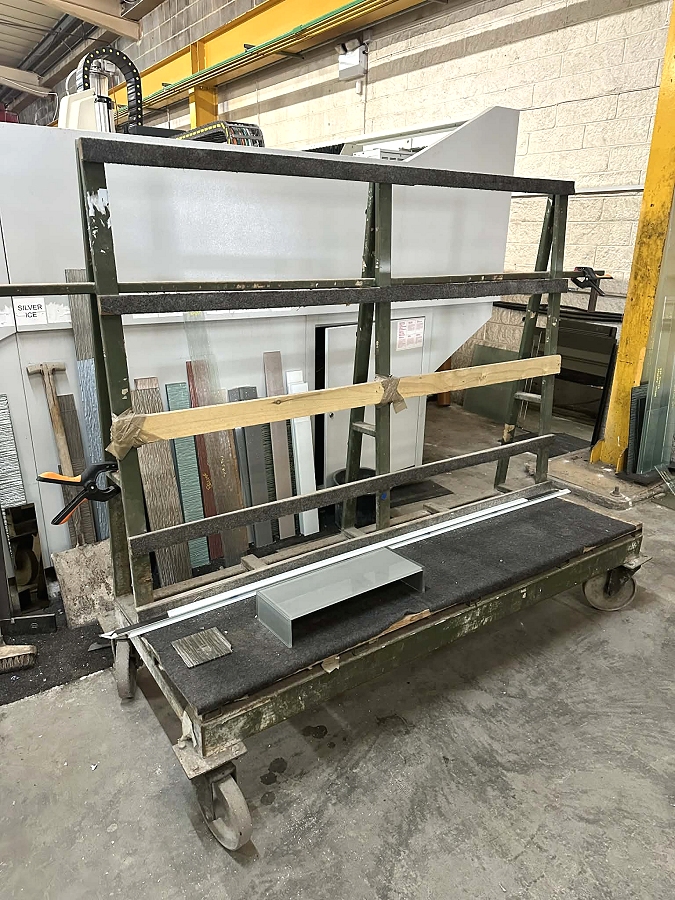 Single sided glass trolley - Photo 2